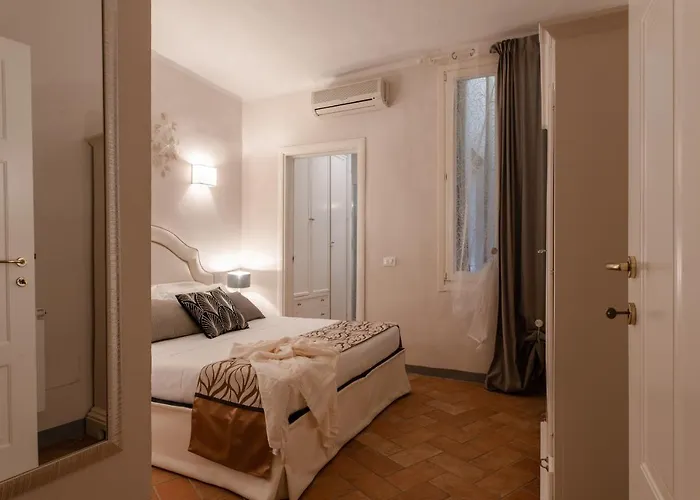 Toscanella - Flo Apartament *